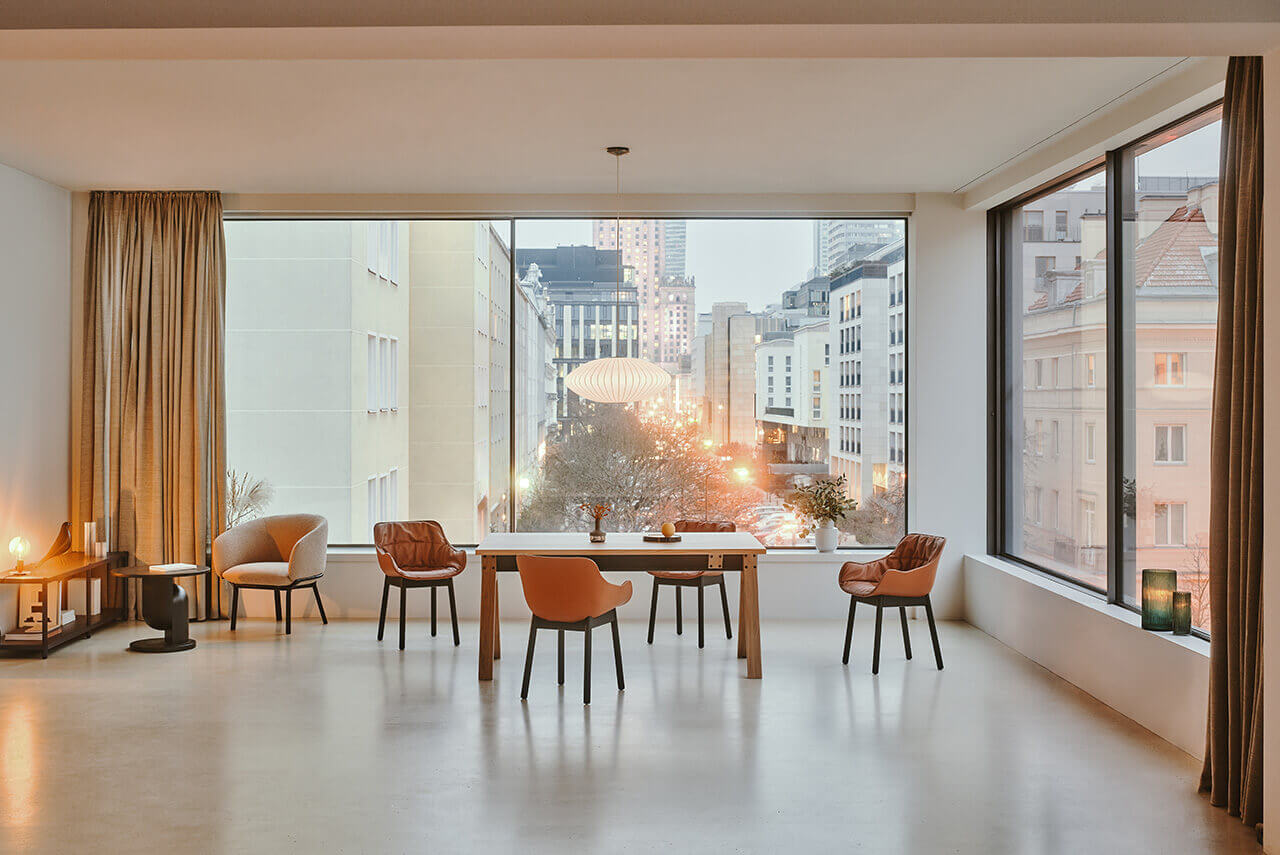 home::ui.lookbook.alt_armchair-grace-and-chairs-baltic