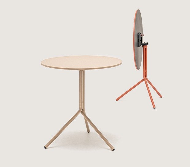 Luna folding café table