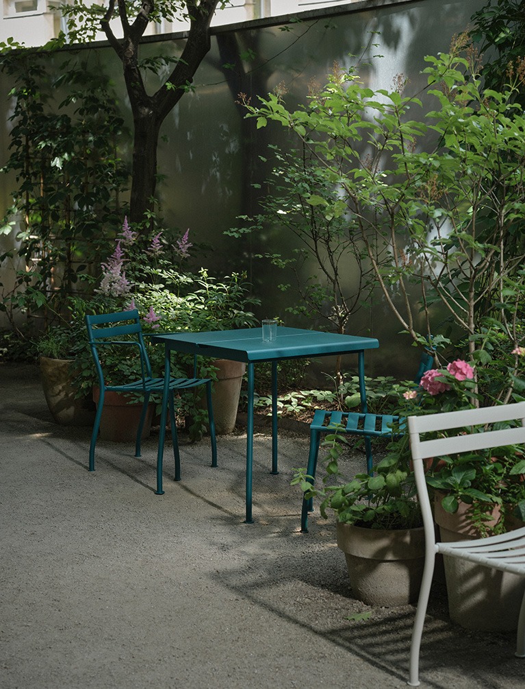 Dark green metal outdoor table Flaner for 2 people
