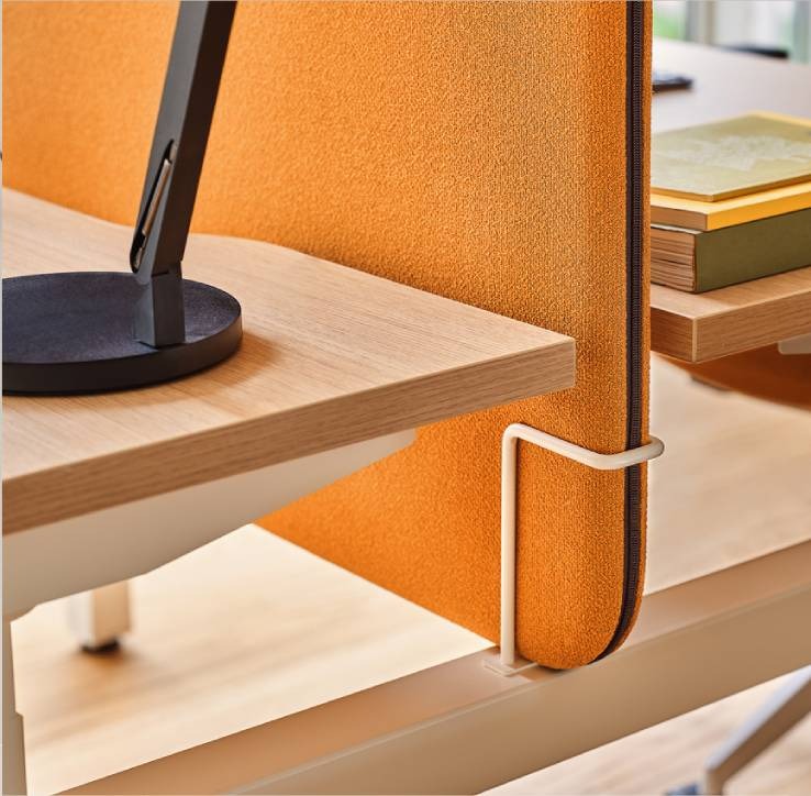 Scrivania bench Ogi Drive con pannello acustico Sonic arancione