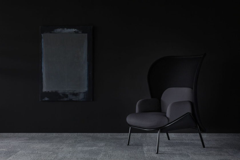 Colour speaking. Prestigious black.