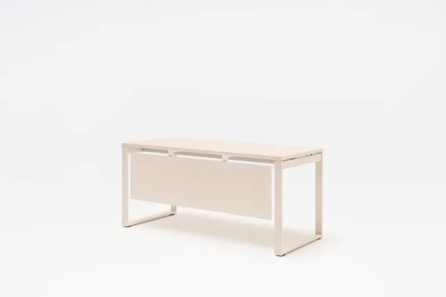 Bureau Ogi Q avec voile de fond