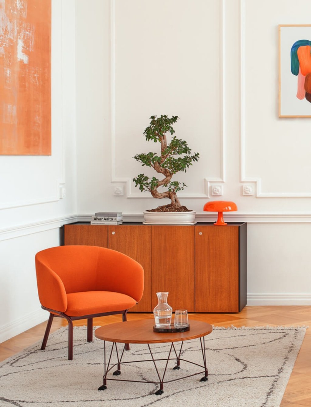 Set aus Holzschränken im Bürobereich