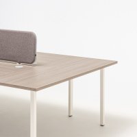 Twin Ogi: Medley M-65011, RAL9010; Ogi U Bench: dąb szary, RAL9010
