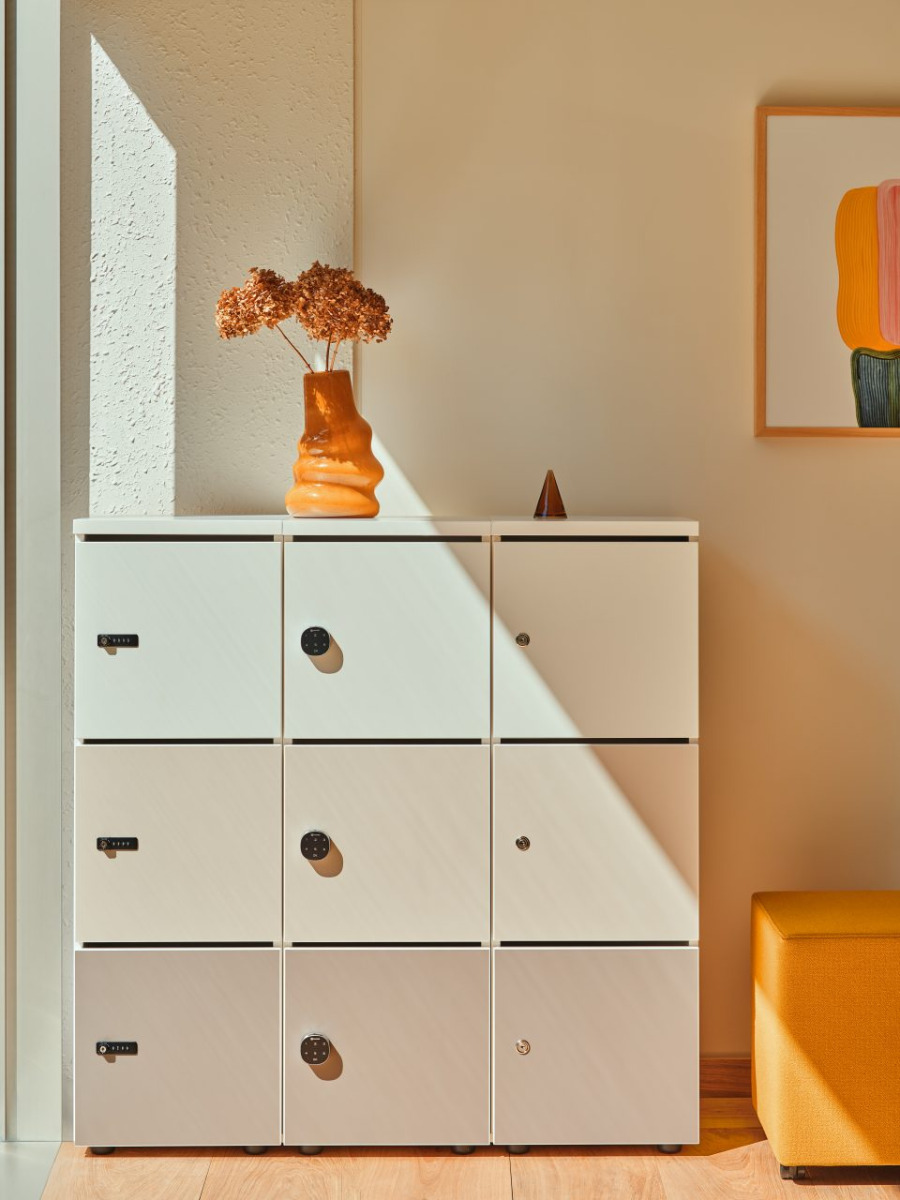 Locker Standard: blanco pastel, beige mate, trufa mate