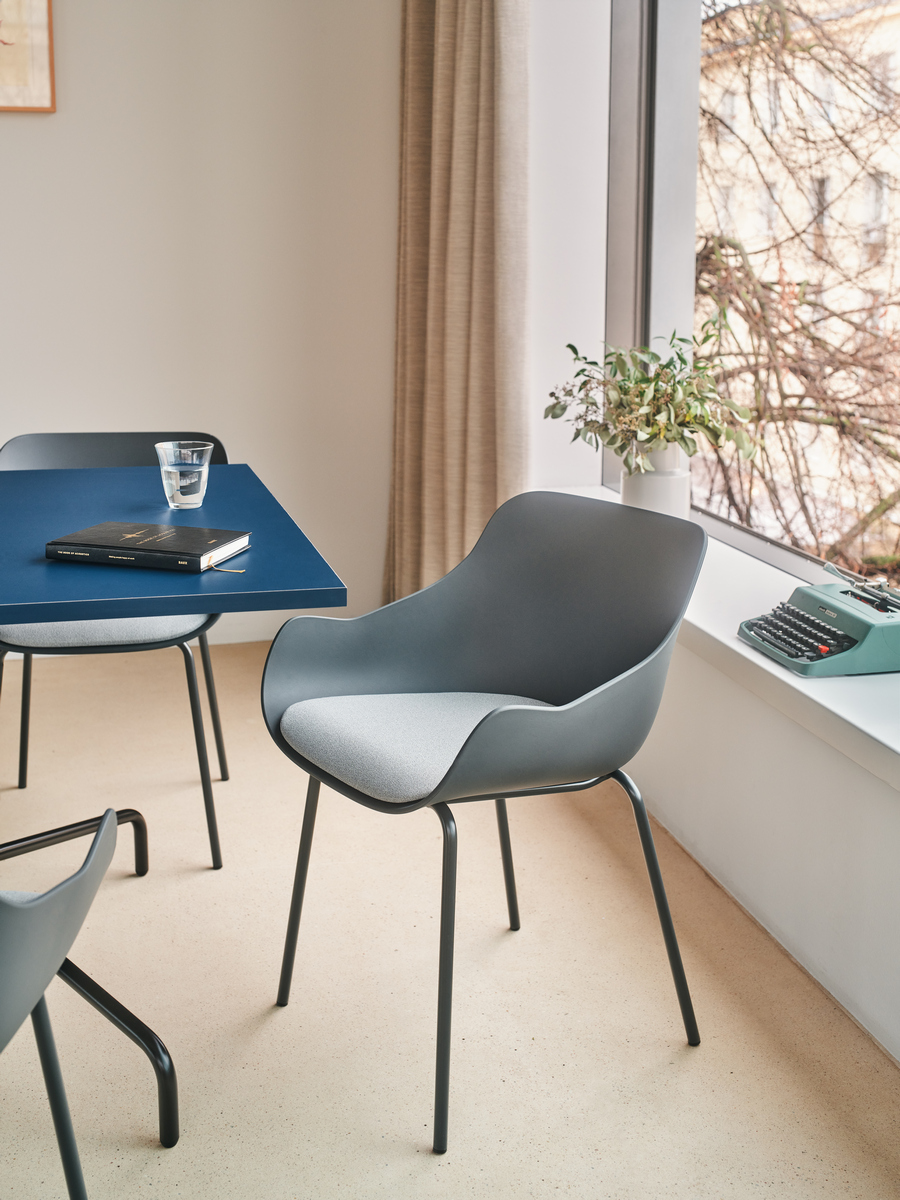 conference chair Baltic Remix: Mica MC-2496-60000, RAL7043