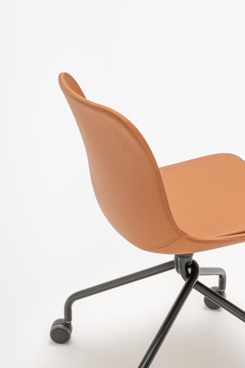 Baltic 2 Classic: Leather L-04, RAL9005