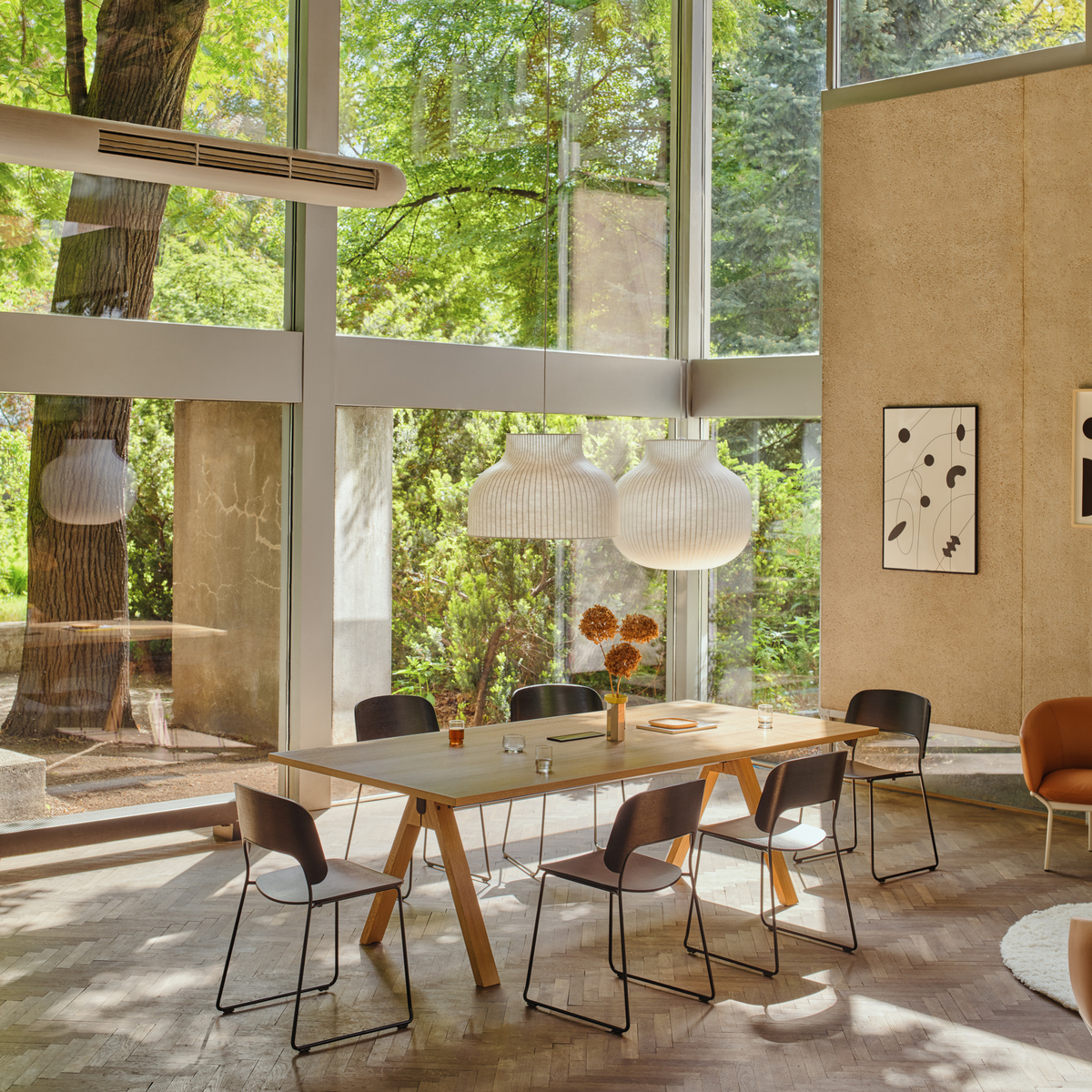 stackable chair Afi: black oak veneer; conference table Viga: natural oak veneer