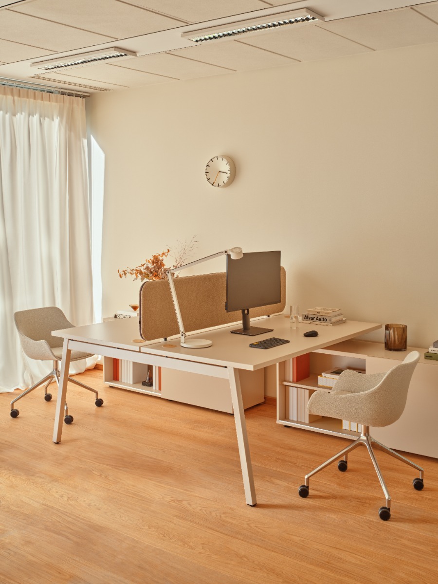 Baltic Classic: Grain GR-61250; Ogi M: white pastel, RAL9010; Sonic: Mica MC-2496-60000, RAL9010