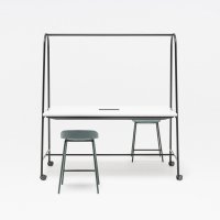 high table Ampla: white pastel, RAL9005; high stool Team: RAL6012
