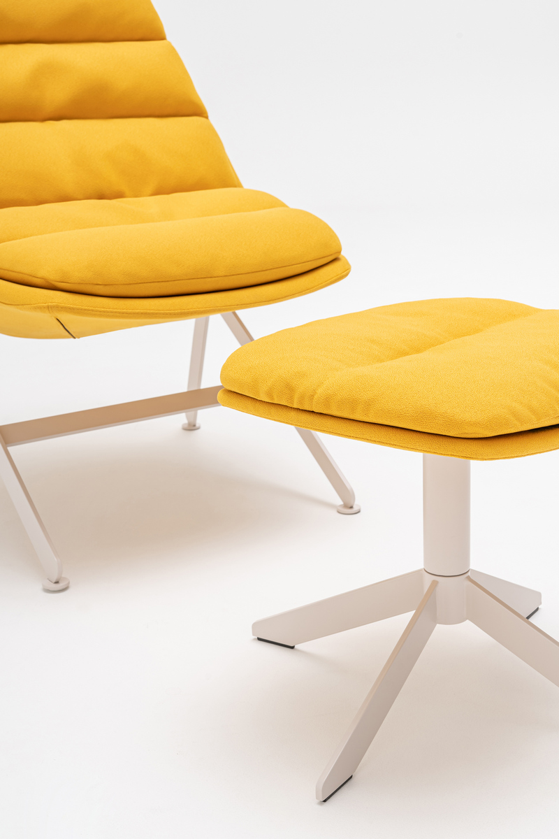footrest Fat Frank: Xtreme YS-072, RAL0608005; armchair Fat Frank: Xtreme YS-072, RAL0608005