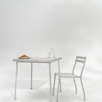 café table Flaner: RAL7044; chair Flaner: RAL7044