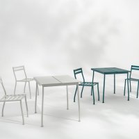 café table Flaner: RAL7044; café table Flaner: RAL2003020; chair Flaner: RAL7044; chair Flaner: RAL2003020