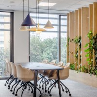 conference table Ogi A: black, RAL9005; conference chair Ultra: Mica MC-2496-61008, RAL9005