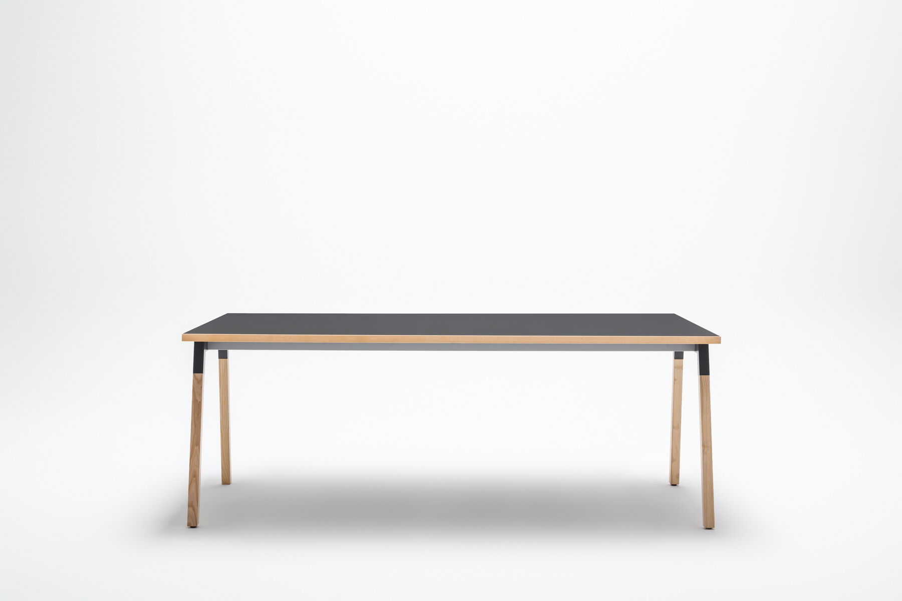 conference table Ogi W: black, RAL9005, ash