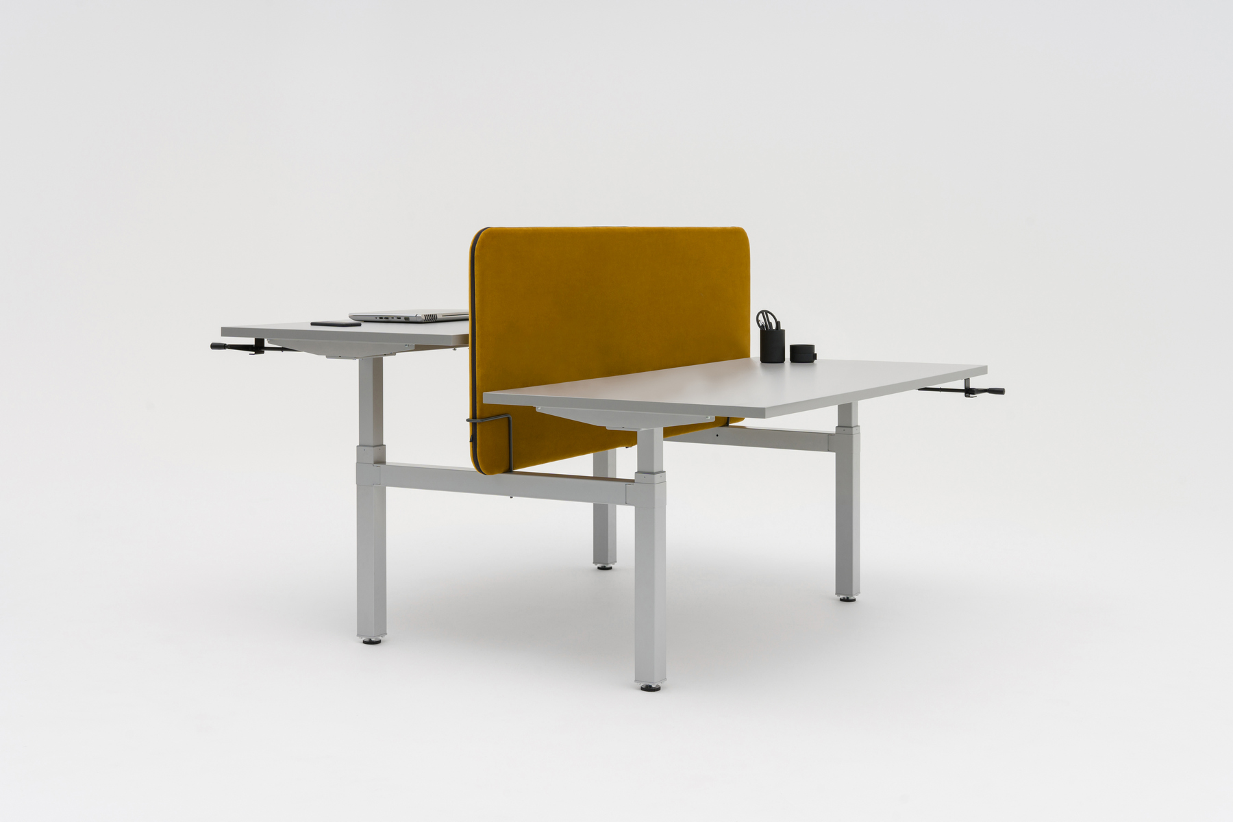 desk height adjustment Ogi Drive Bench: aluminum satinato, RAL9006; acoustic desk screens Sonic: Atlantic A-61272