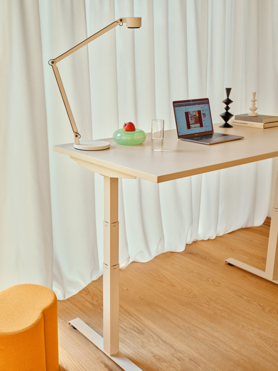 desk height adjustment Ogi Drive: beige matte, RAL0608005