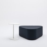 pouf Hana: Synergy LDS-60; coffee table Bazalto: white