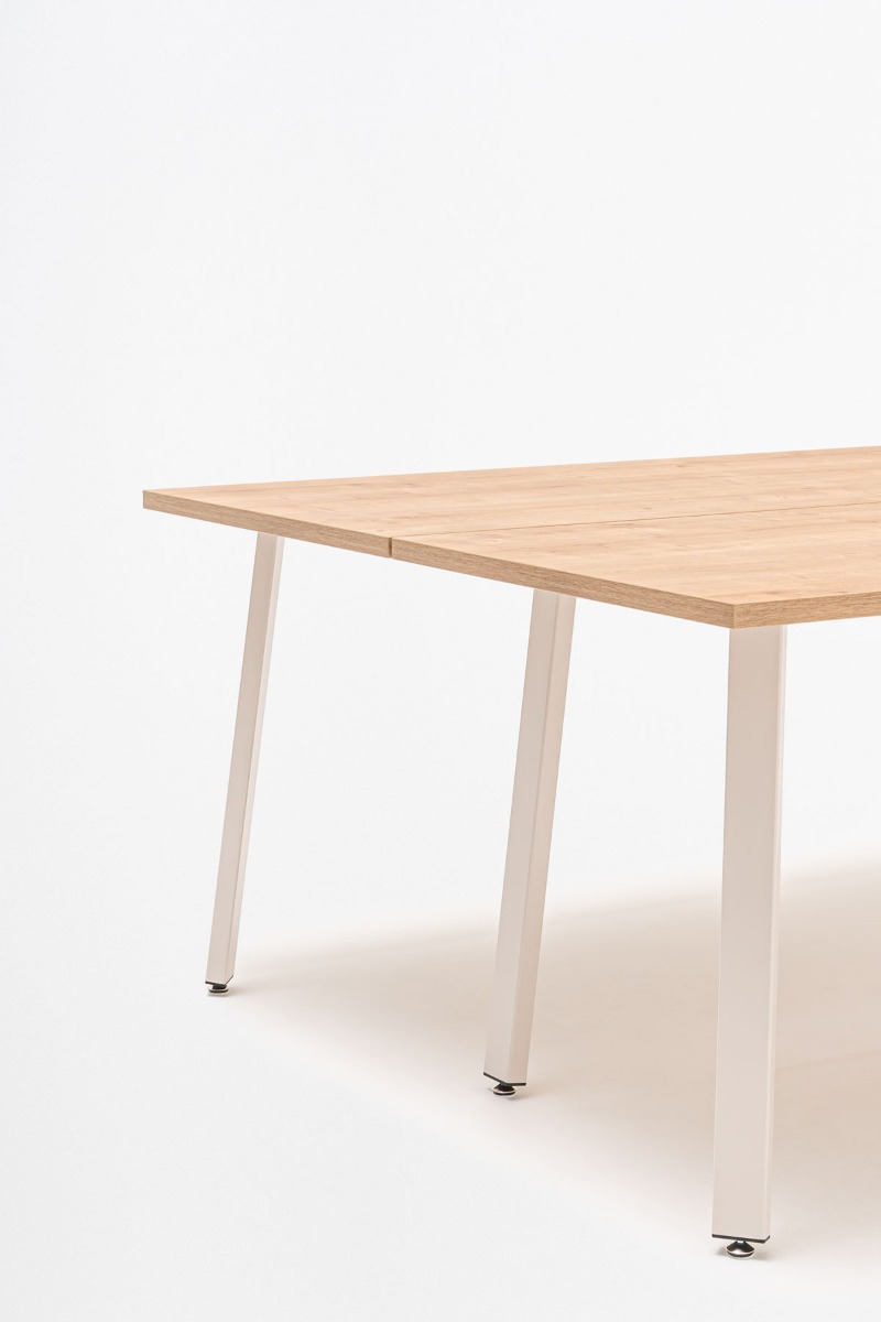 bench desk Ogi A Bench: honey oak, RAL9010