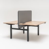 desk height adjustment Ogi Drive Bench: natural oak, RAL9005; acoustic desk screens Sonic Drive: Mica MC-2496-60000