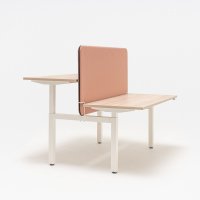 desk height adjustment Ogi Drive Bench: acacia, RAL9010; acoustic desk screens Sonic Drive: Mica MC-2496-64183