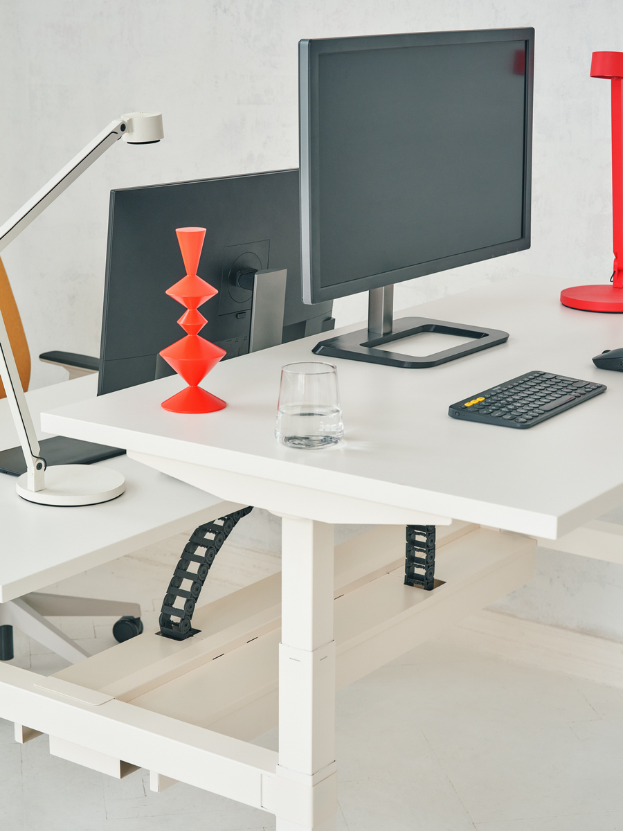 desk height adjustment Ogi Drive Bench: white pastel, RAL9010