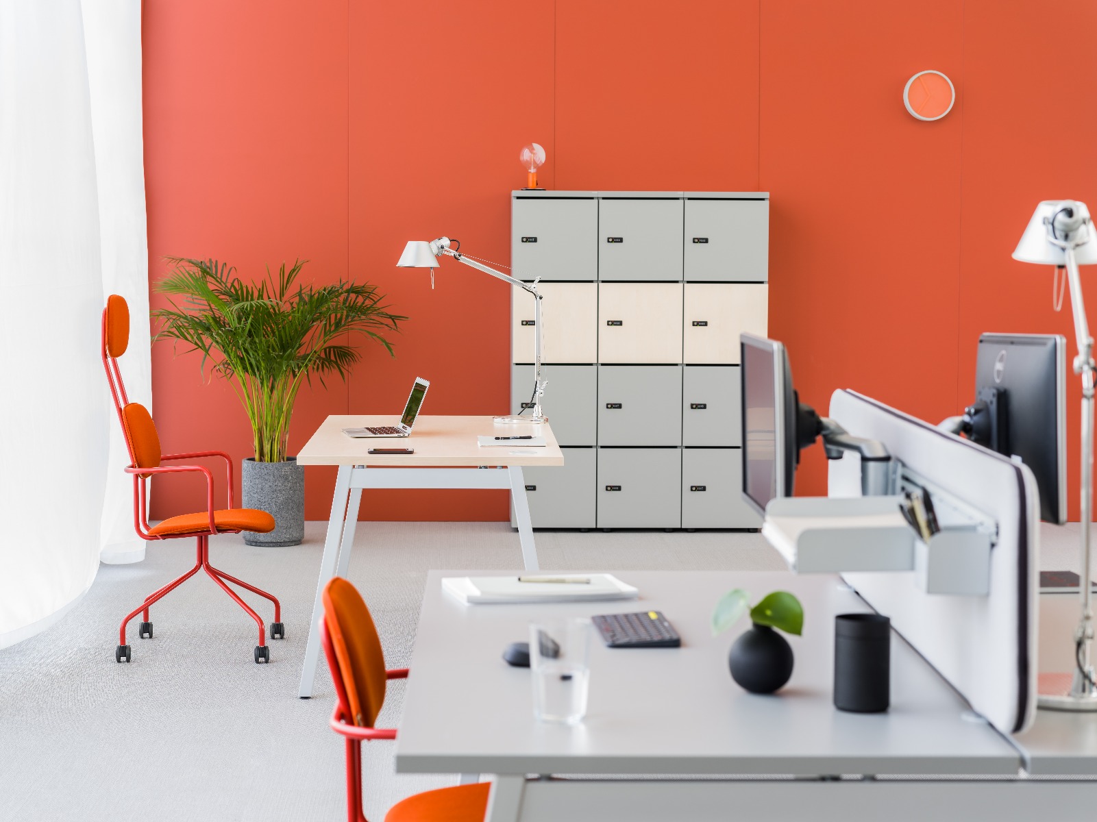 Locker Standard: aluminum satinato, polar birch; Ogi M: polar birch, RAL9006; New School: Medley M-63017, RAL3016