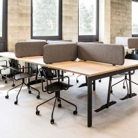 Berkenhouten stoel met vaste basis en wieltjes New School