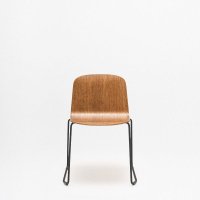 sedia Nud: essenze di legno quercia noce, RAL9005