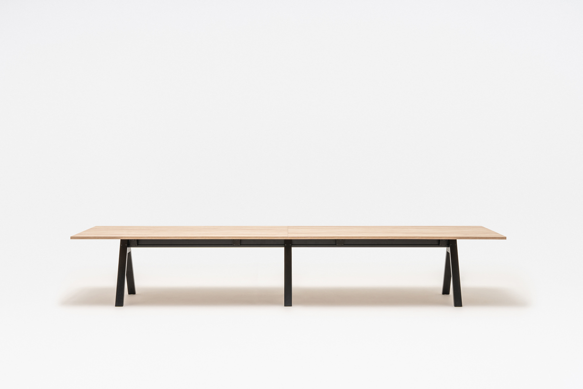 conference table Viga: natural oak