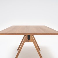 conference table Viga: copper oak veneer
