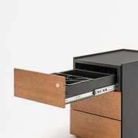 pedestal Viga: copper oak veneer