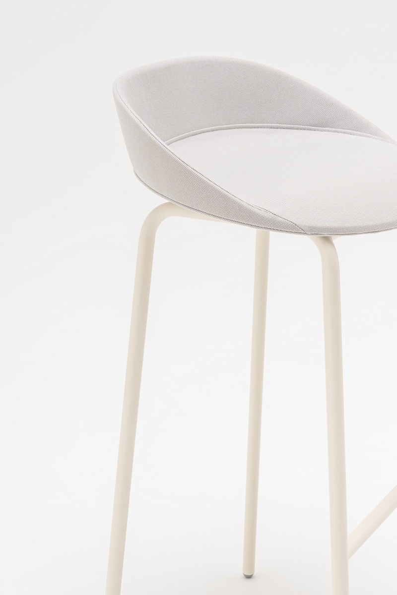 high stool Team: Field FD-123, RAL1013