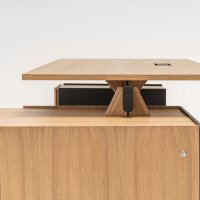 executive desk Viga: natural oak veneer