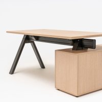 one-station desk Viga: canadian oak, black oak