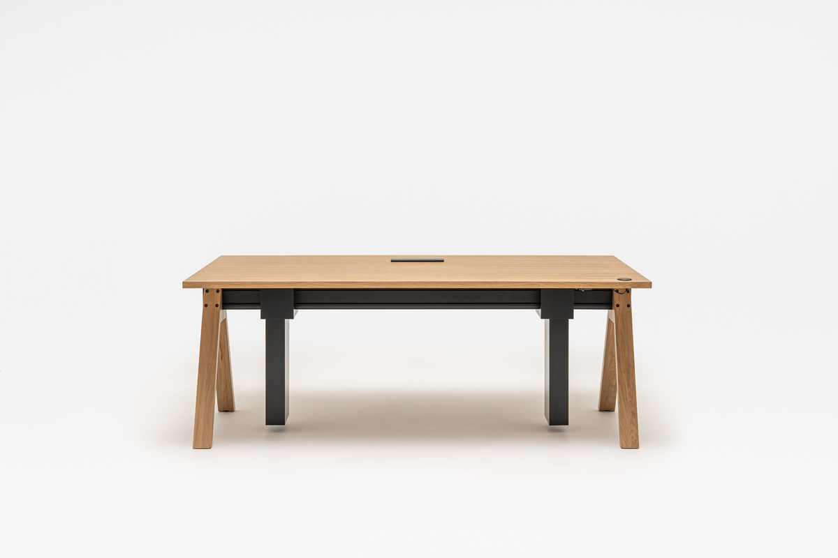 Viga: natural oak veneer