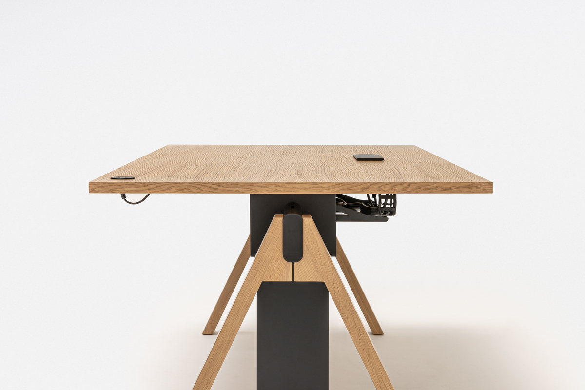 Viga: natural oak veneer