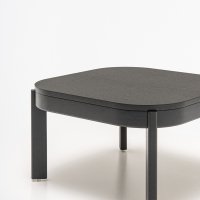 coffee table Ramp: black oak veneer