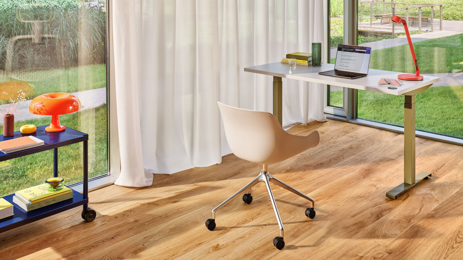 Stoel met gepolijste aluminium onderstel Baltic Basic - lookbook
