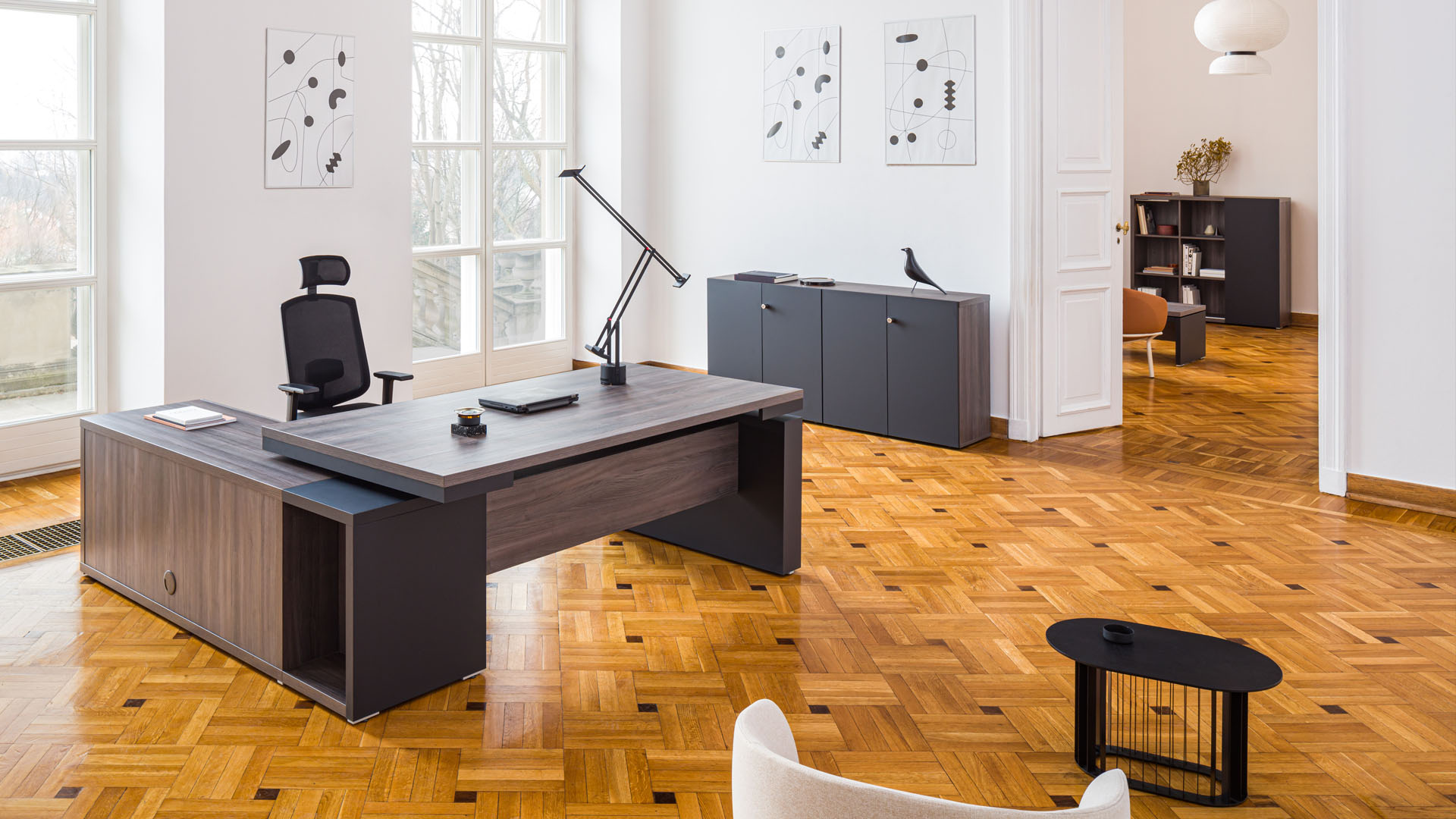 Hoogteverstelling van het directiebureau Mito height adjustable desk - lookbook