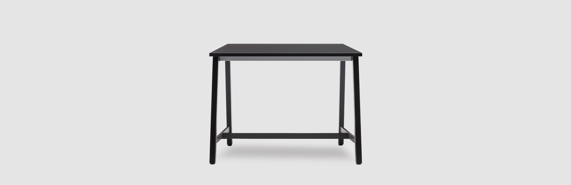Hoge tafel Ogi M - lookbook