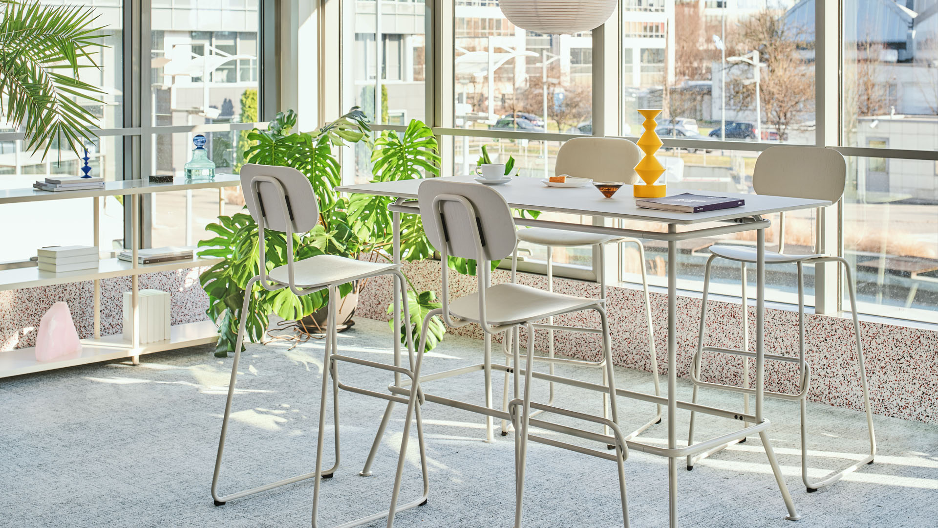 Barhocker aus Sperrholz New School - lookbook