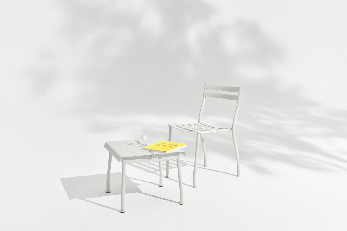 Coffee Table Flaner