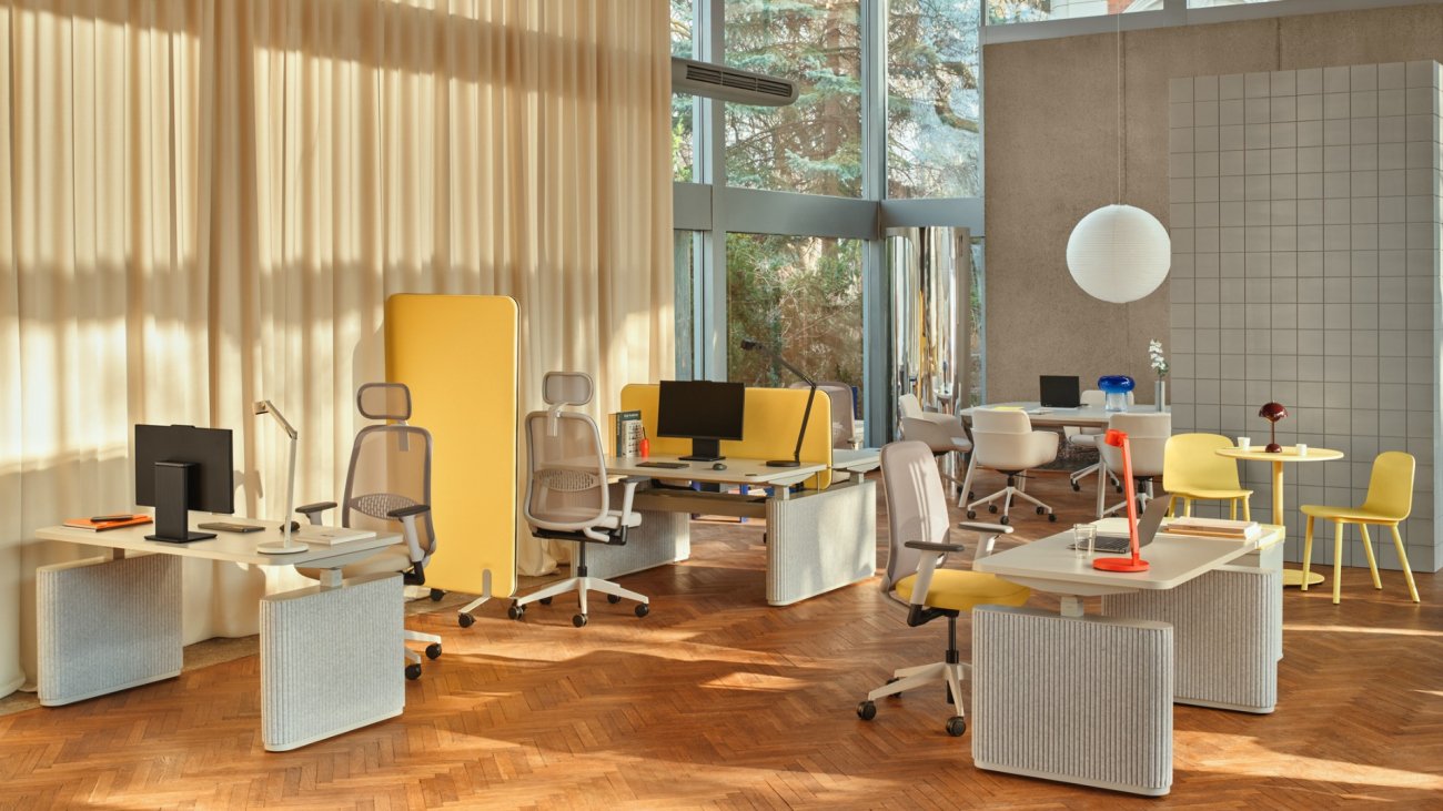 Electrically Adjustable Desk With Felt Panels Ogi Drive
