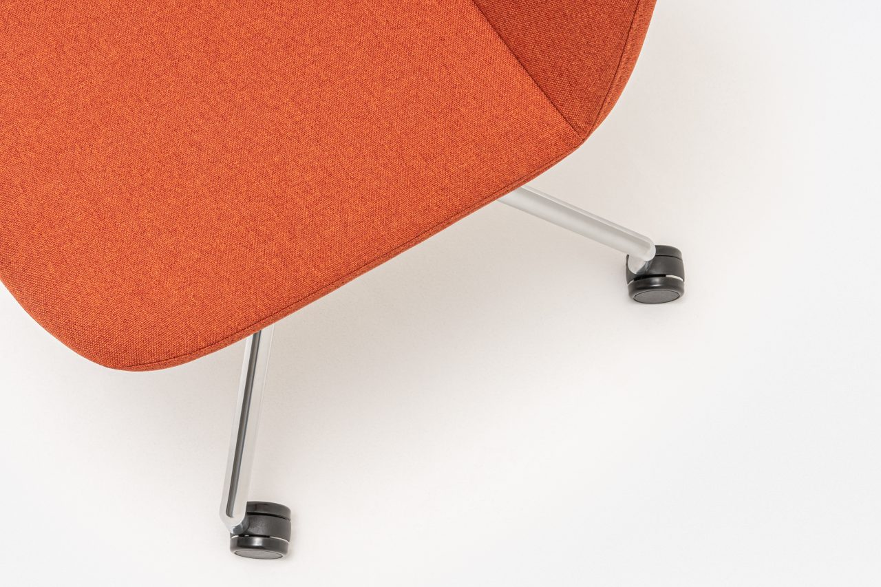 Sedia Con Base In Alluminio Lucidato Ulti
