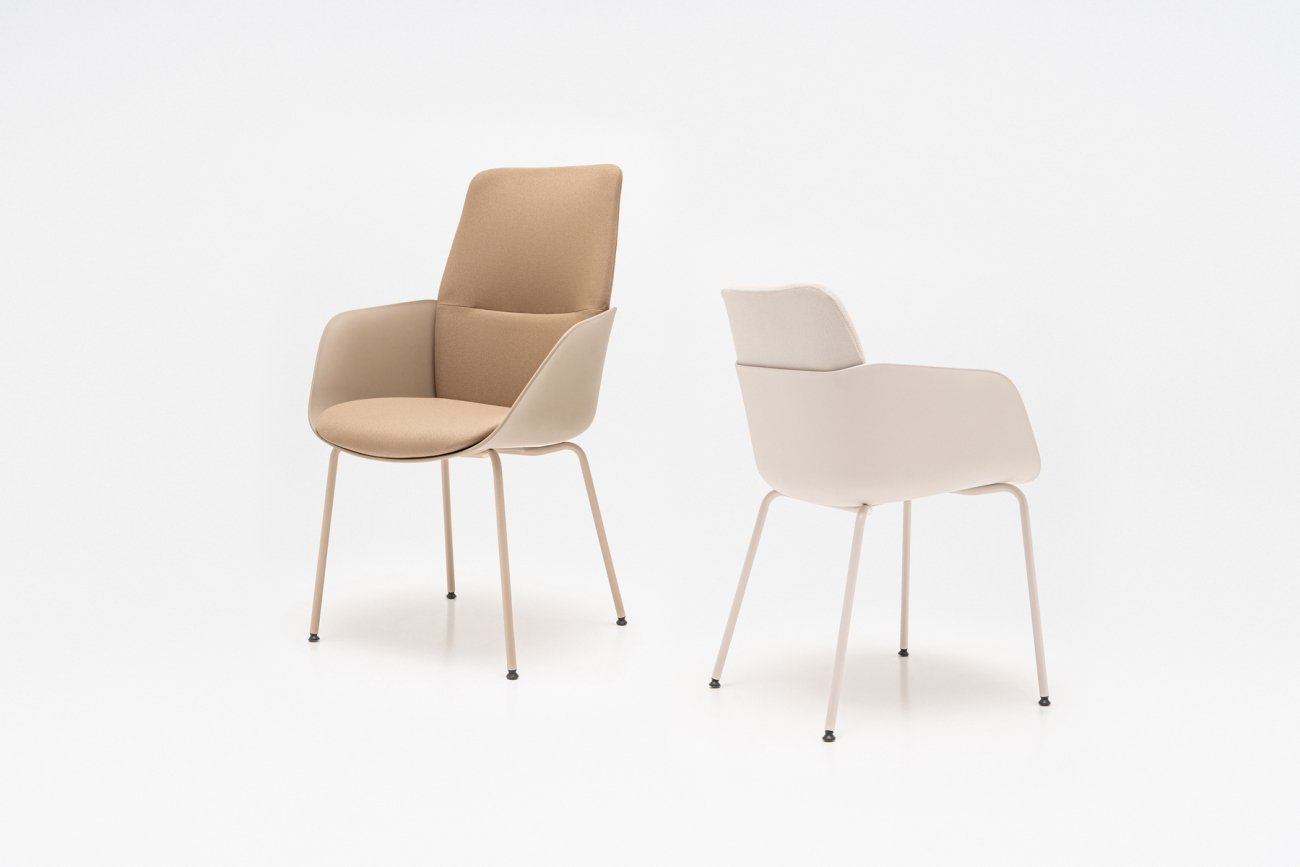 Chair With A Four-Legged Metal Base Senda