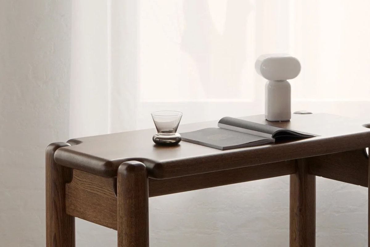 Wooden Desk Puffo